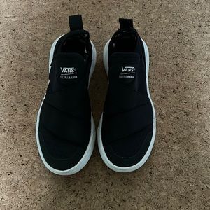 VANS ULTRARANGE GORE SHOE / Black / size U.S women’s 5.5, UK 3.0, EUR 35.0